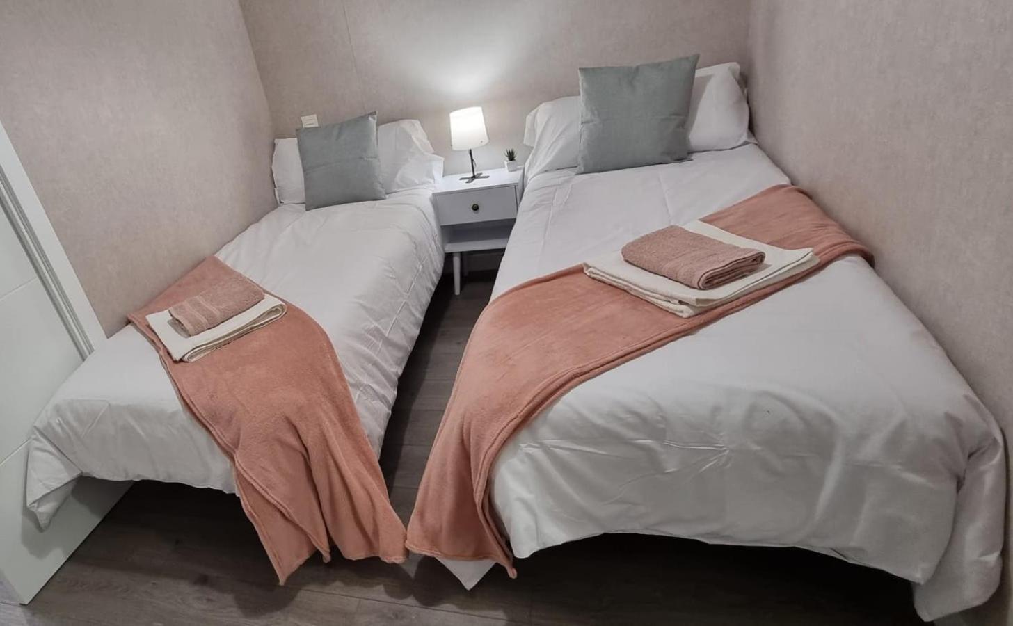 Torrejon Suites Torrejon de Ardoz Exterior photo